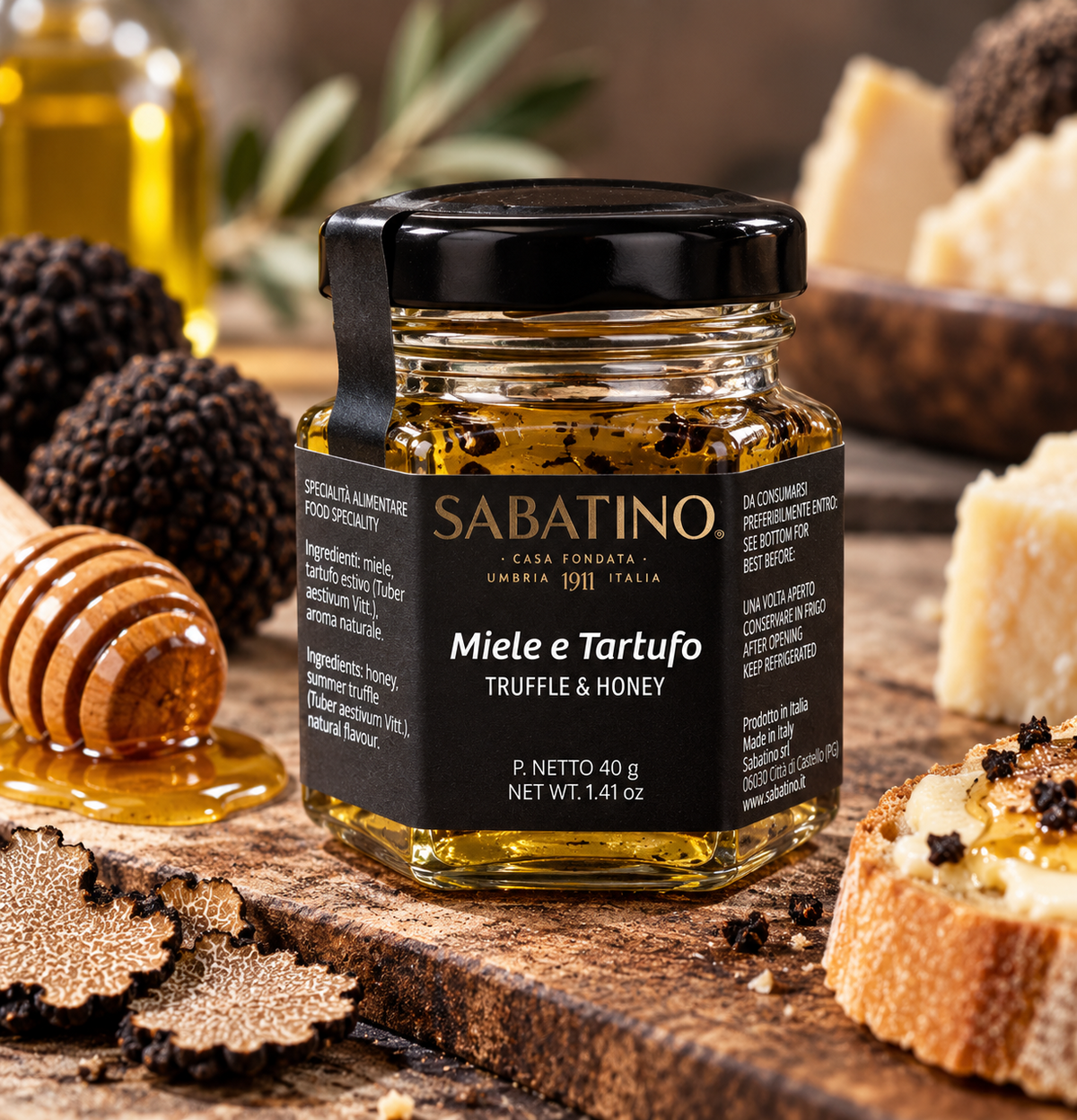 Sabatino Trüffelhonig 40 g mit Crostini und Käse als Servieridee